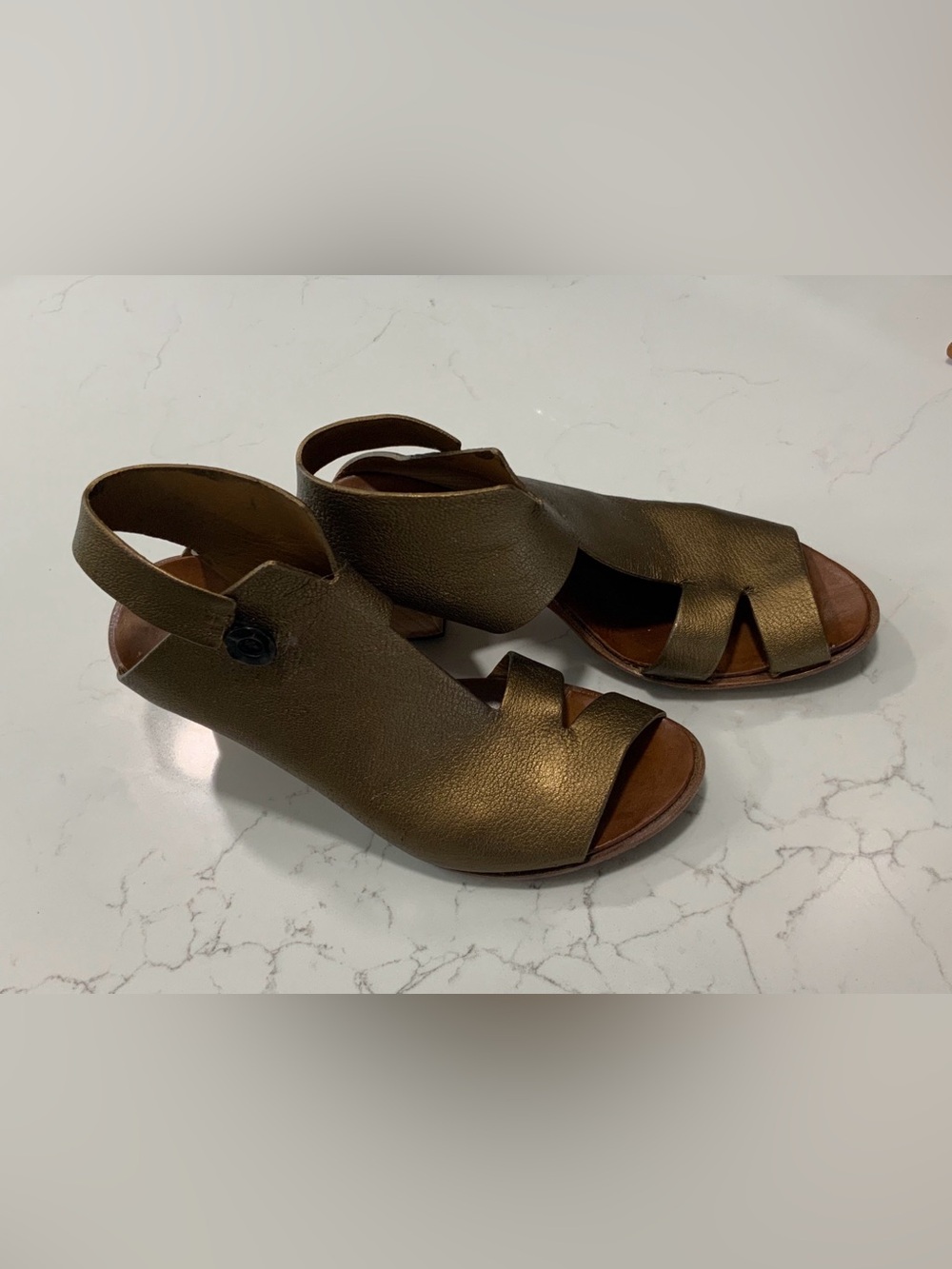 Cydwoq Bronze Heels Shoes Sandals Size 40 - 8.5